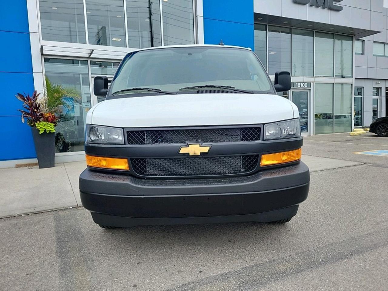 2025 Chevrolet Express 2500 Work Van Rear-Wheel Drive Cargo Van Photo