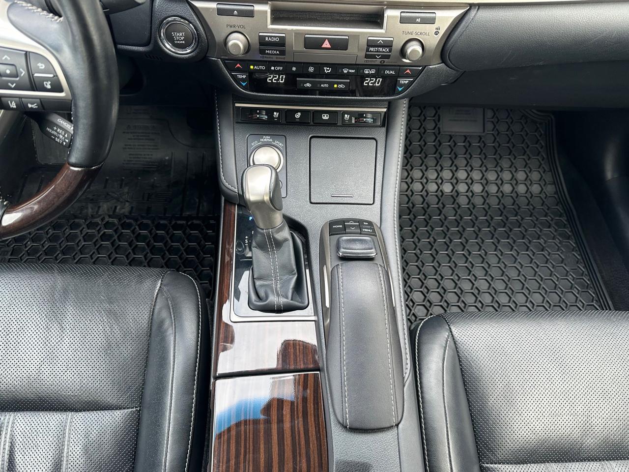 2017 Lexus ES 350 Base 4dr Sedan Photo