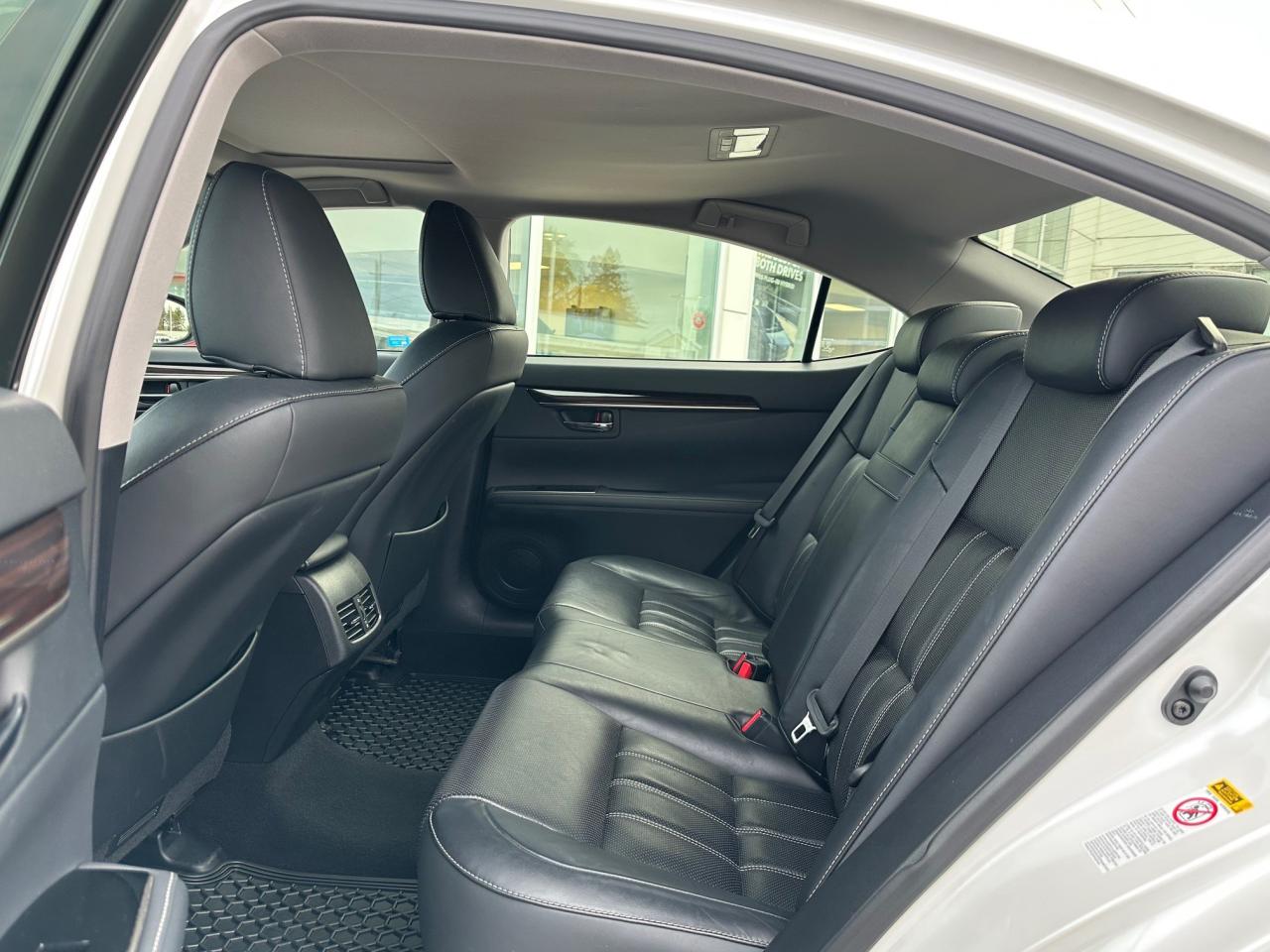 2017 Lexus ES 350 Base 4dr Sedan Photo