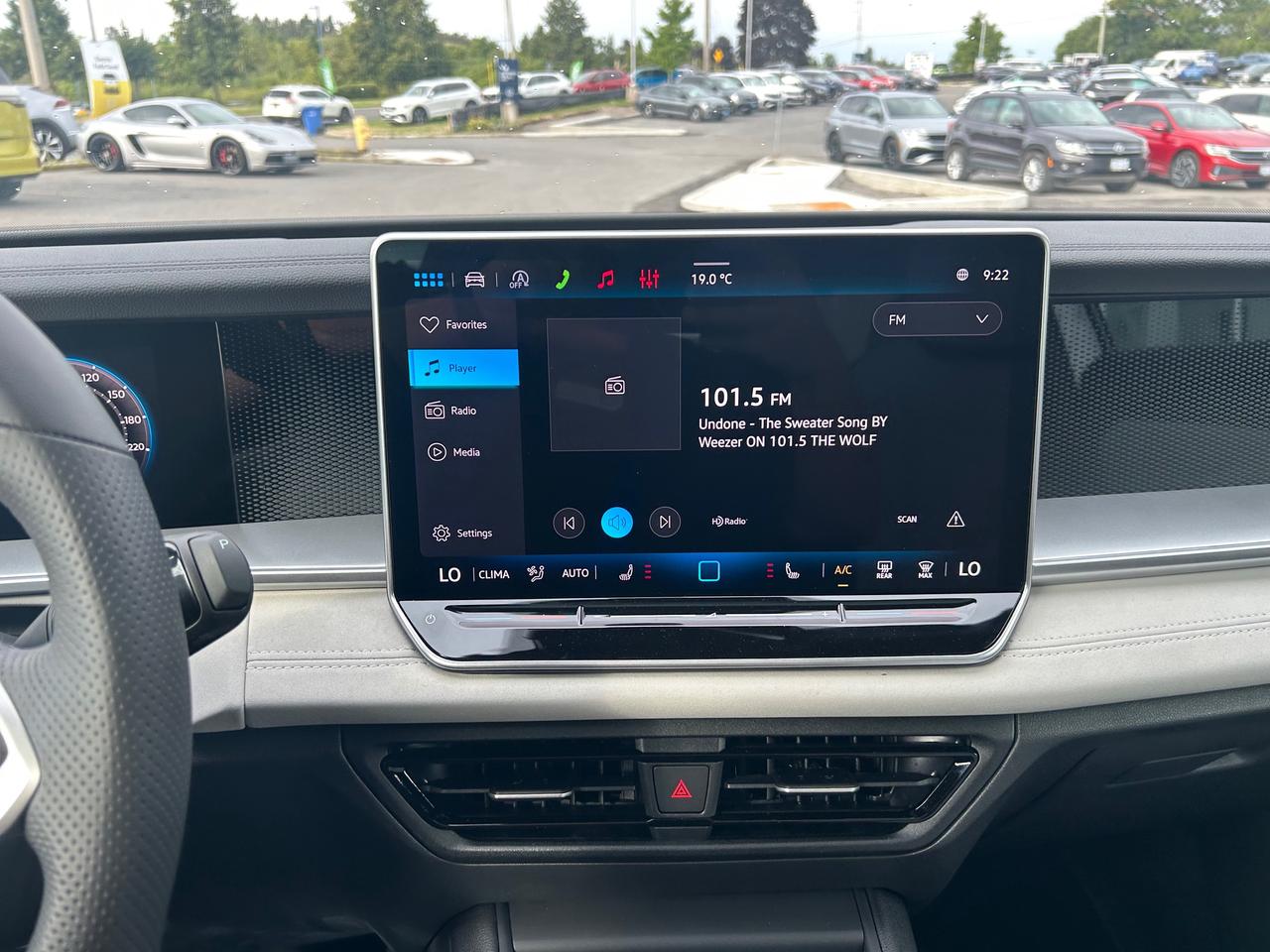 2025 Volkswagen Tiguan Comfortline R-Line Black Edition 4dr All-Wheel Drive 4MOTION Photo