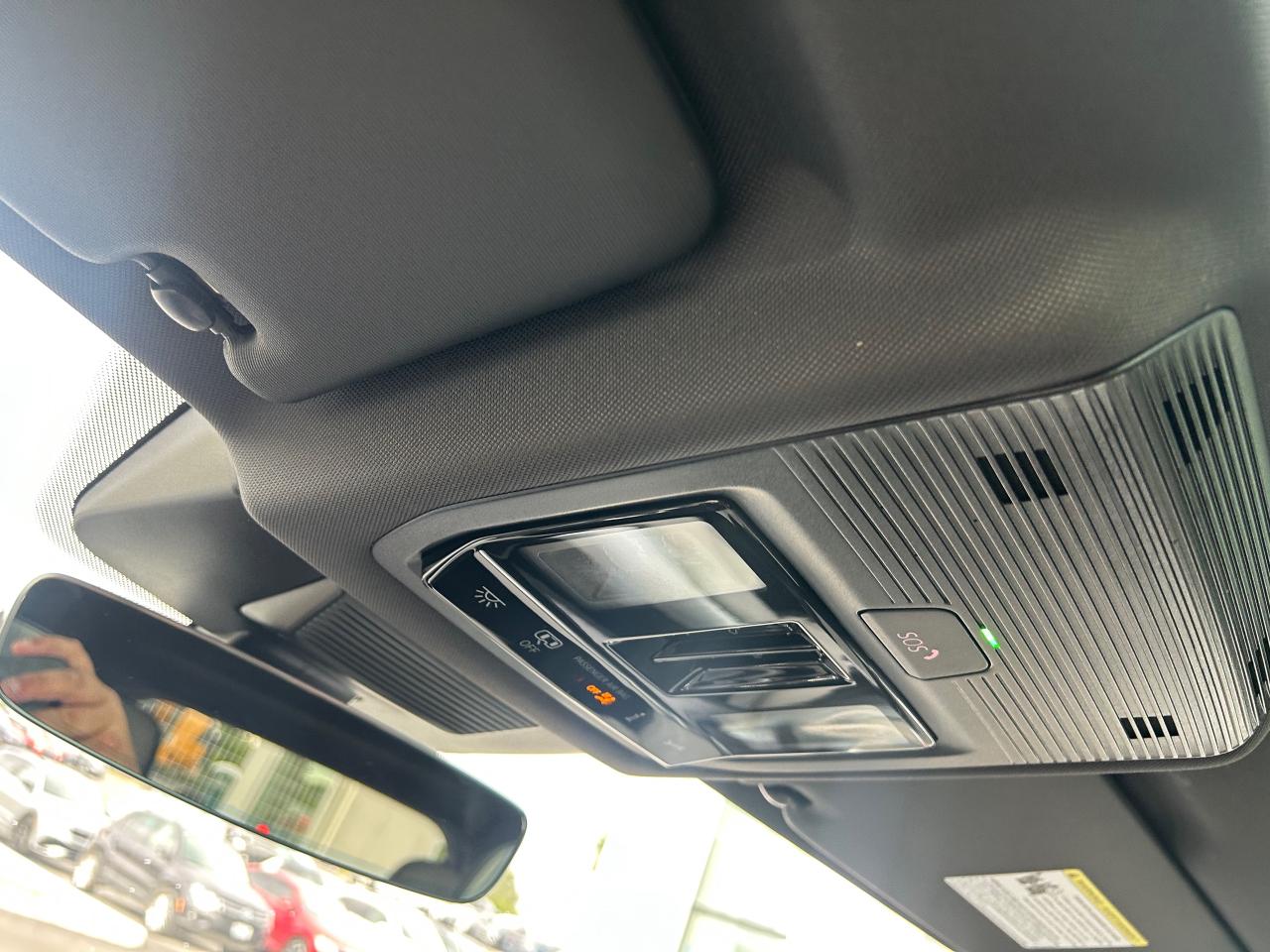 2025 Volkswagen Tiguan Comfortline R-Line Black Edition 4dr All-Wheel Drive 4MOTION Photo