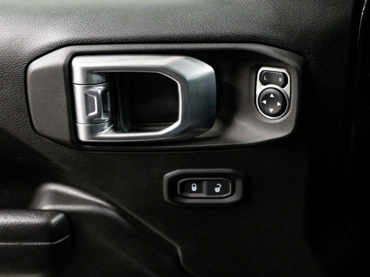 2024 Jeep Wrangler  Photo