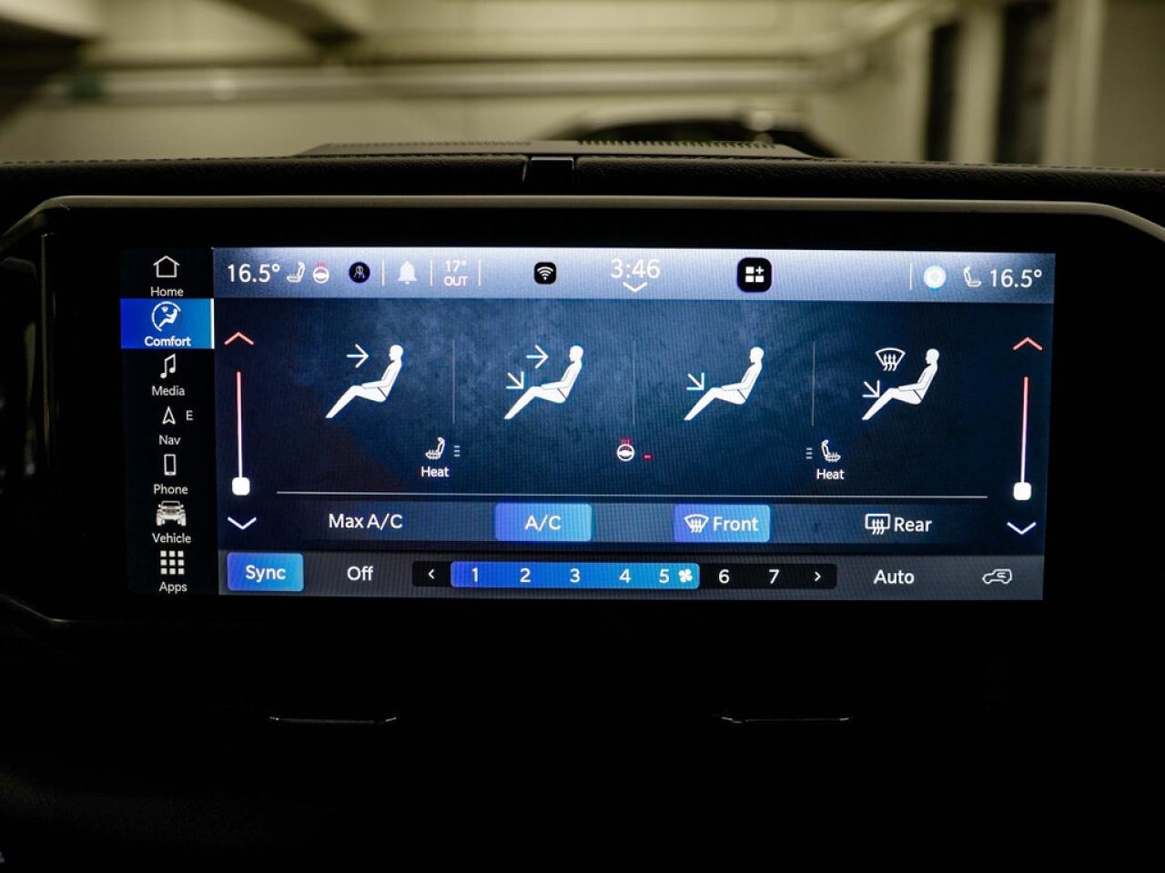 2024 Jeep Wrangler  Photo