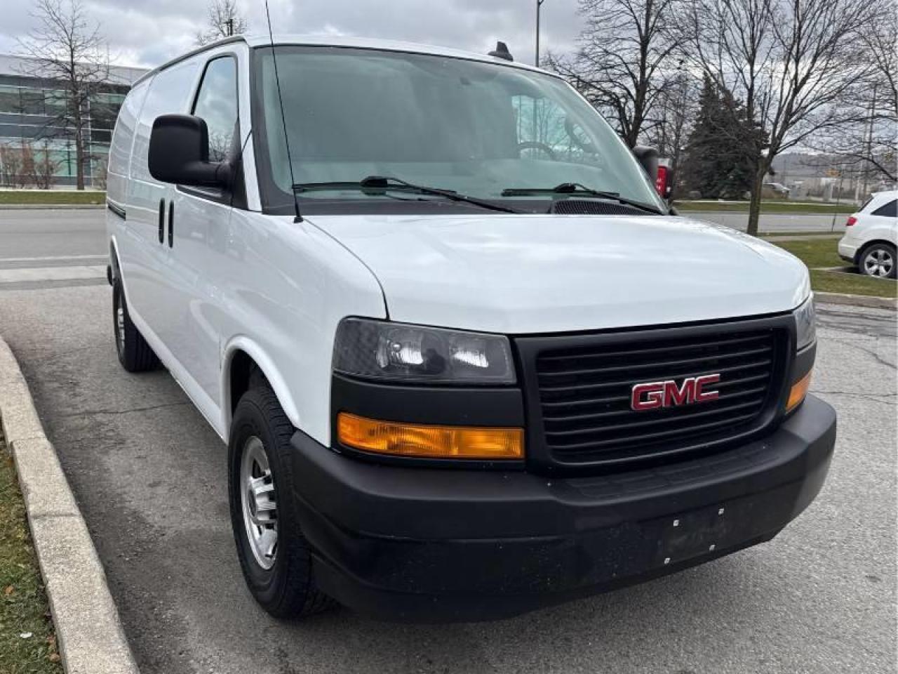 2021 GMC Savana 2500 Work Van Rear-Wheel Drive Cargo Van Photo4