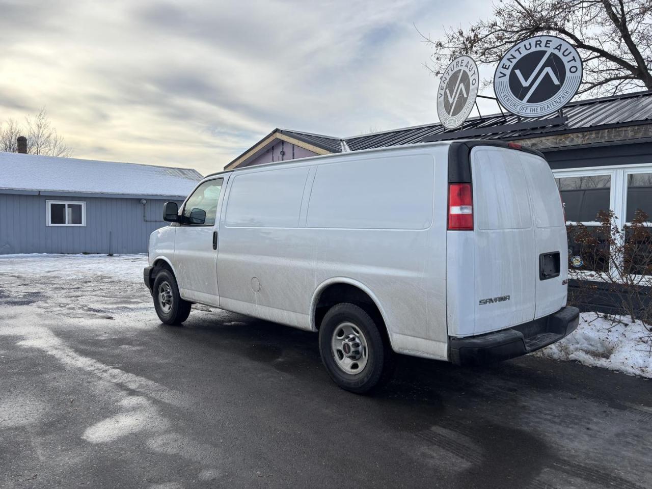 2021 GMC Savana 2500 Work Van Rear-Wheel Drive Cargo Van Photo