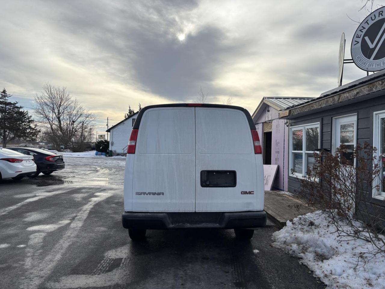 2021 GMC Savana 2500 Work Van Rear-Wheel Drive Cargo Van Photo