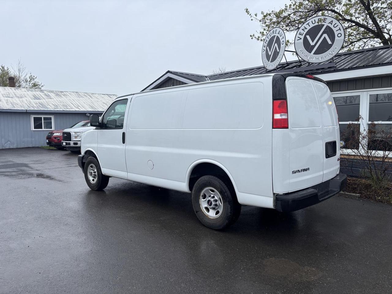 2021 GMC Savana 2500 Work Van Rear-Wheel Drive Cargo Van Photo2