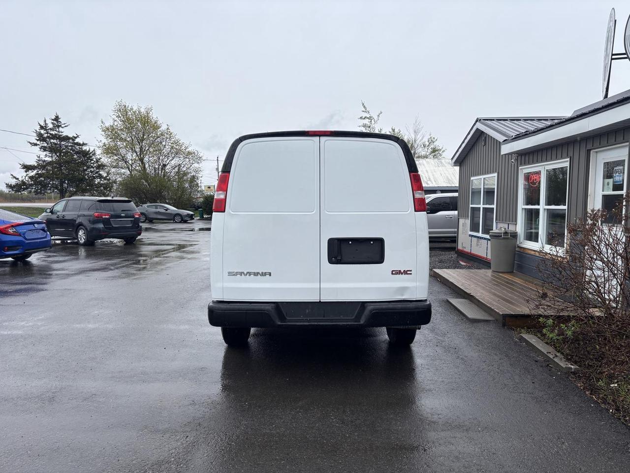 2021 GMC Savana 2500 Work Van Rear-Wheel Drive Cargo Van Photo
