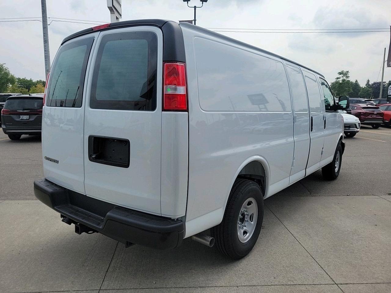 2025 Chevrolet Express 2500 Work Van Rear-Wheel Drive Extended Cargo Van Photo4