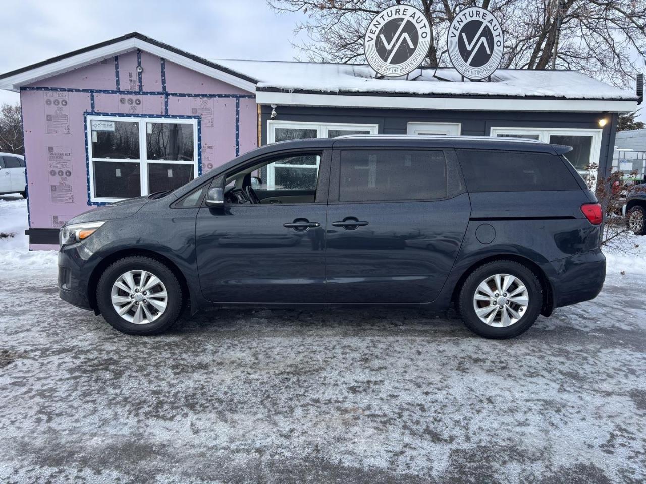 2016 Kia Sedona  Photo