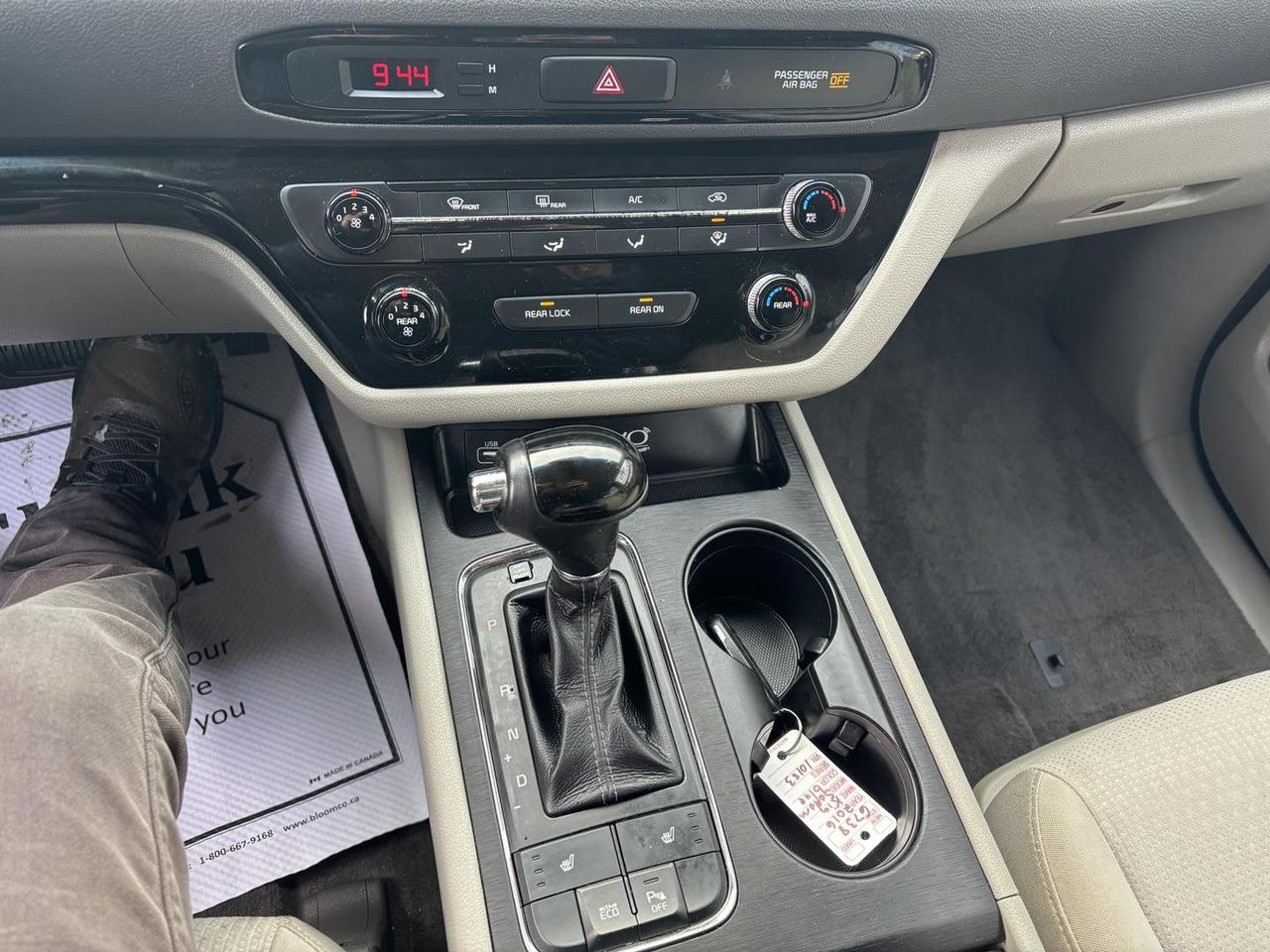 2016 Kia Sedona  Photo