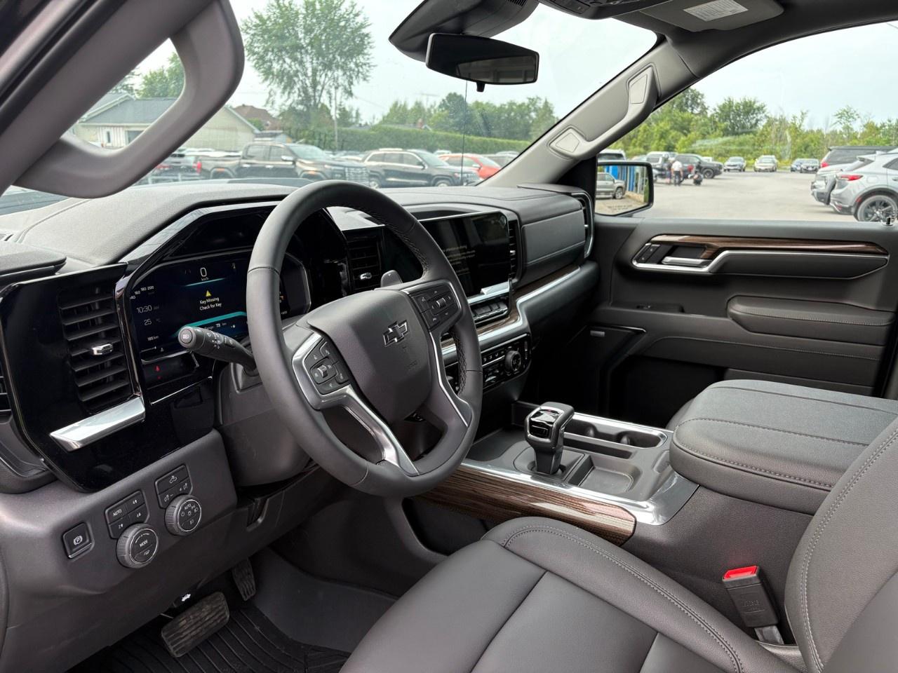 2026 Chevrolet Silverado 1500 Crew Cab Standard Box 4-Wheel Drive LT Trail Boss Photo
