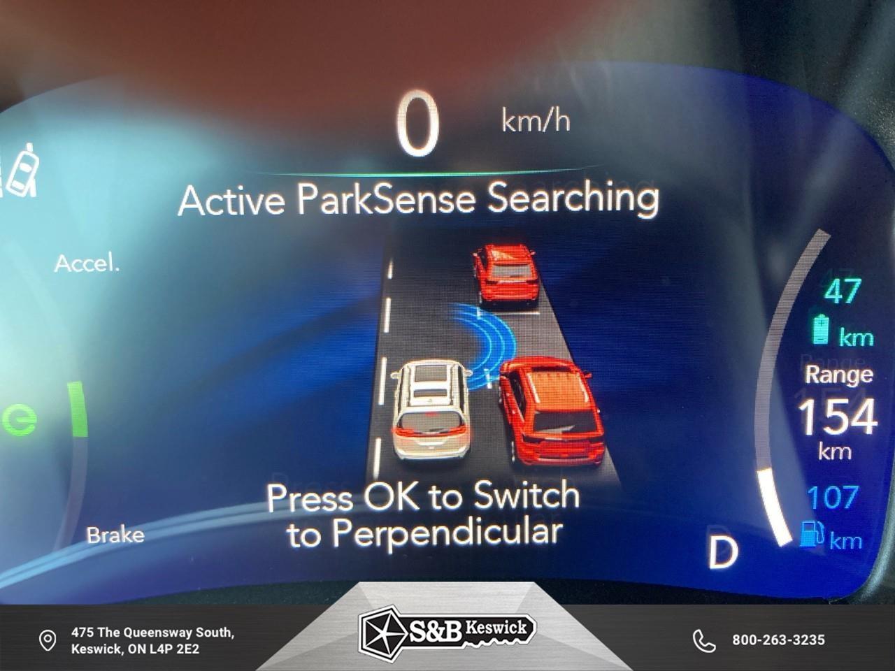 2024 Chrysler Pacifica Hybrid Select Passenger Van Photo