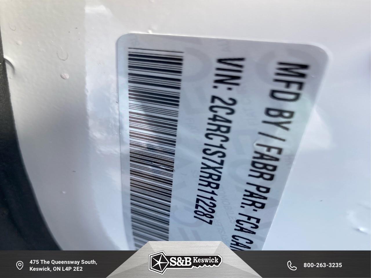 2024 Chrysler Pacifica Hybrid Select Passenger Van Photo