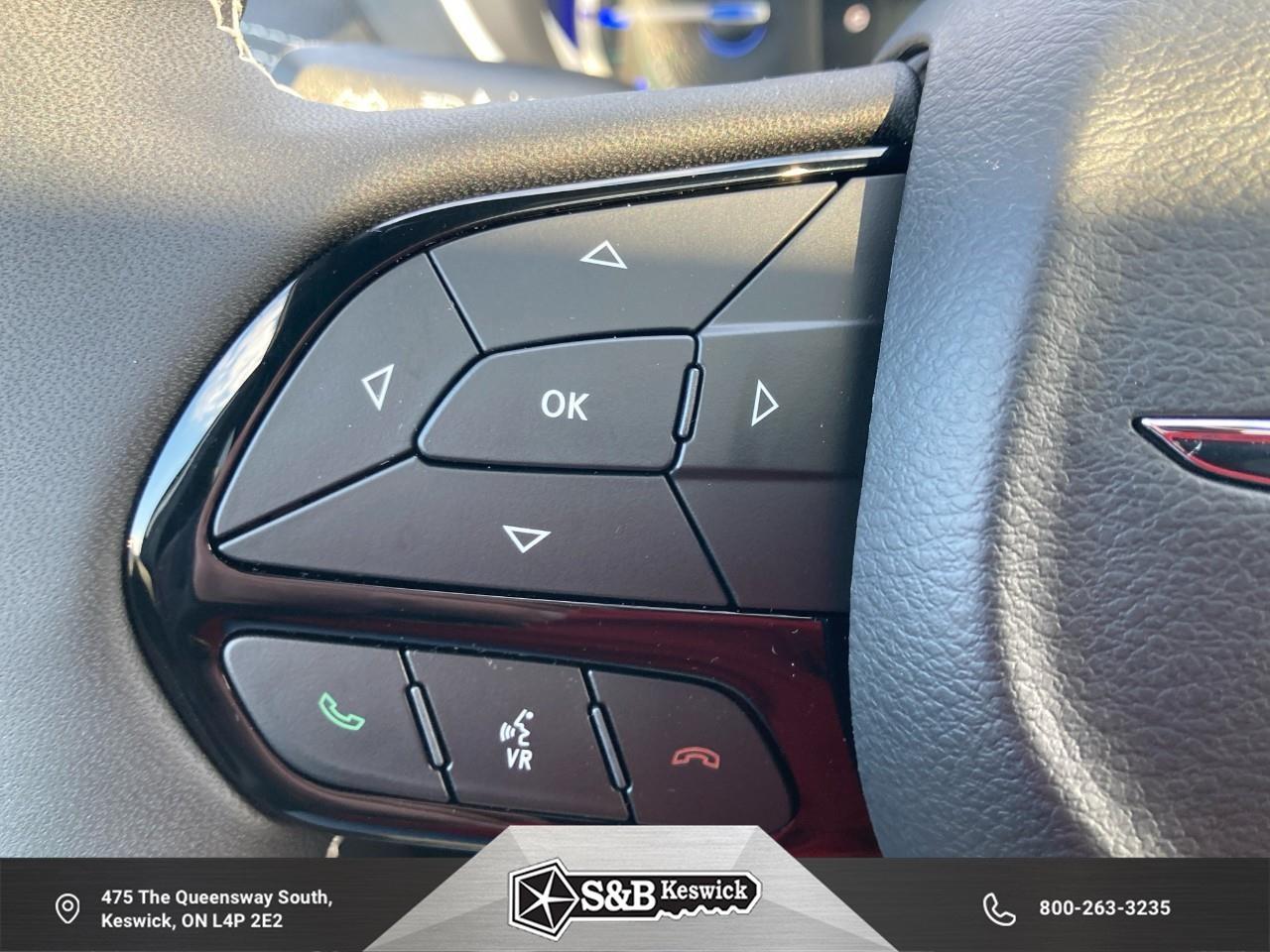 2024 Chrysler Pacifica Hybrid Select Passenger Van Photo