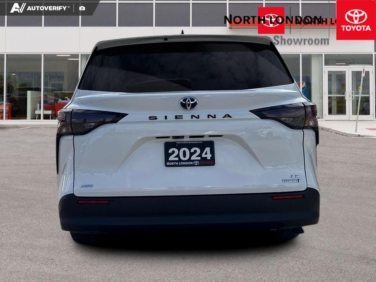 2024 Toyota Sienna LE 8-Passenger 4dr All-Wheel Drive Passenger Van Photo4