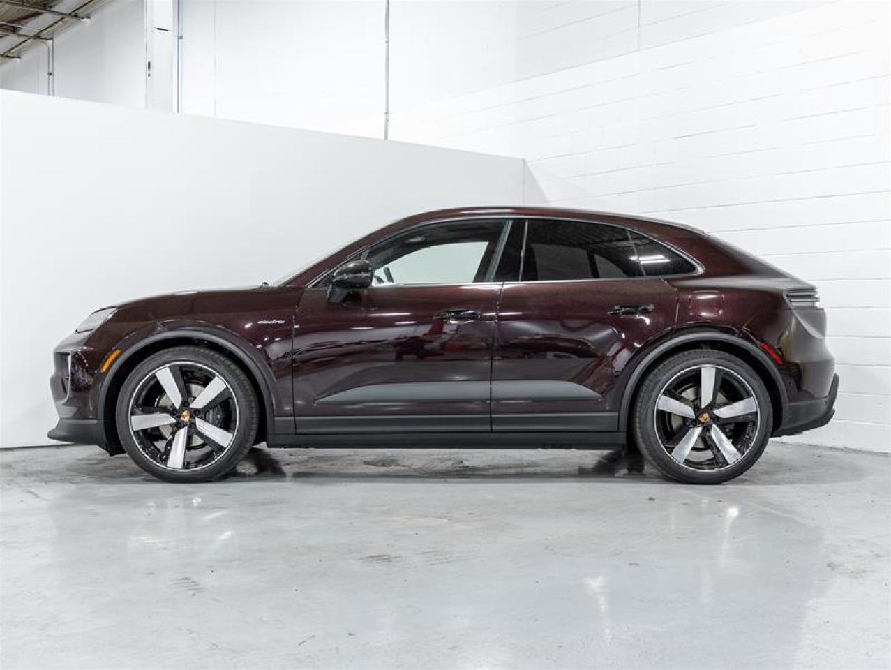 2024 Porsche Macan  Photo