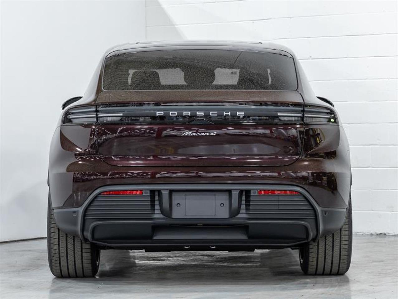 2024 Porsche Macan  Photo