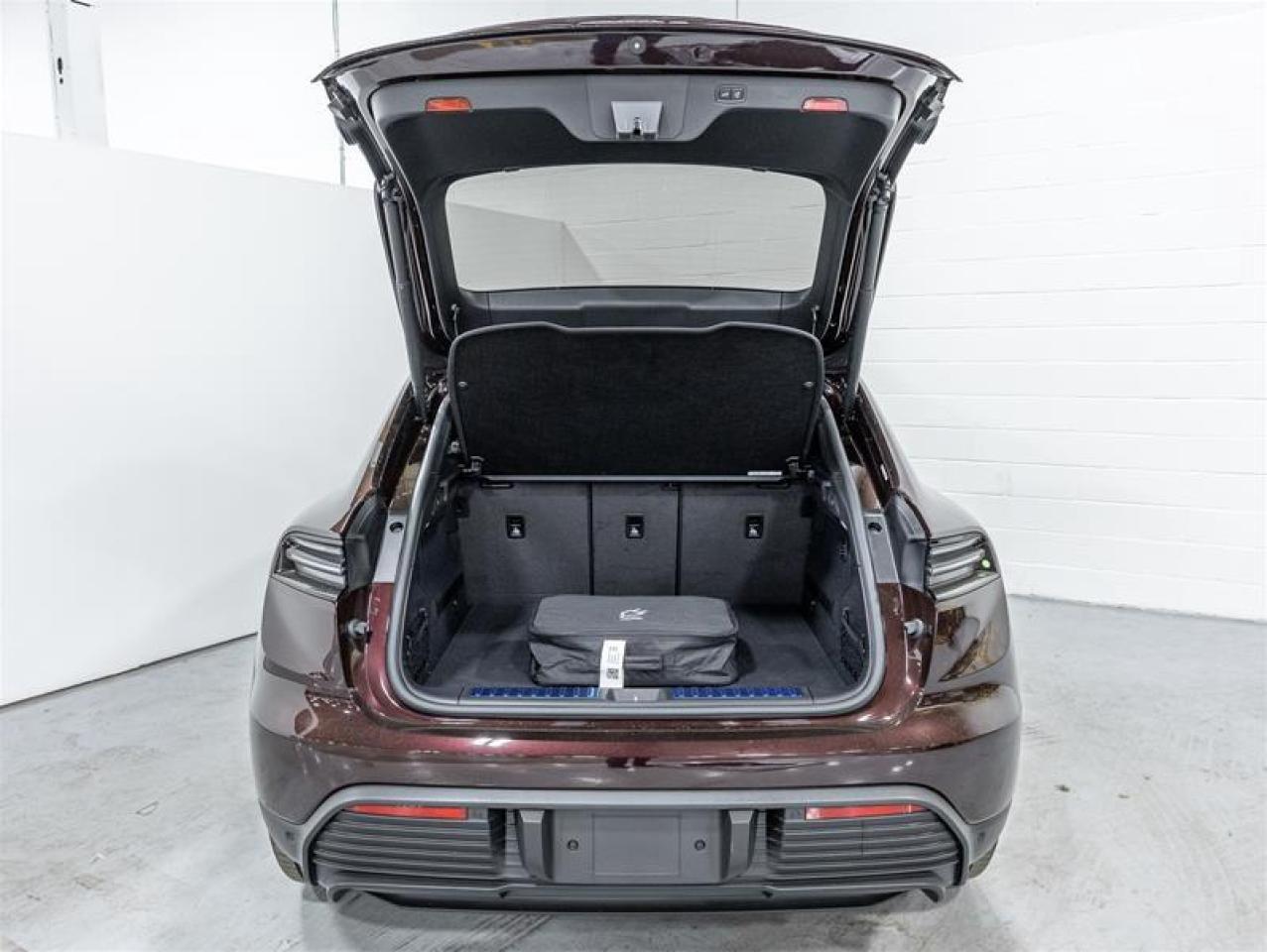 2024 Porsche Macan  Photo