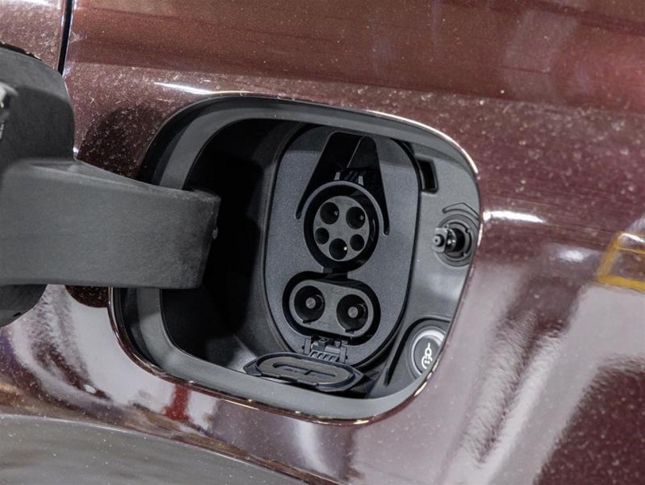 2024 Porsche Macan  Photo