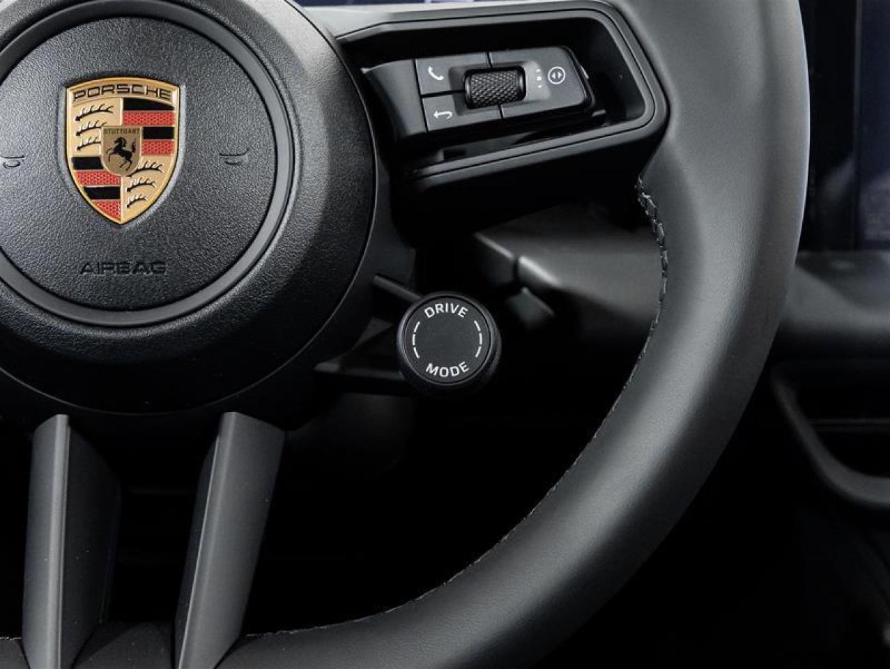 2024 Porsche Macan  Photo