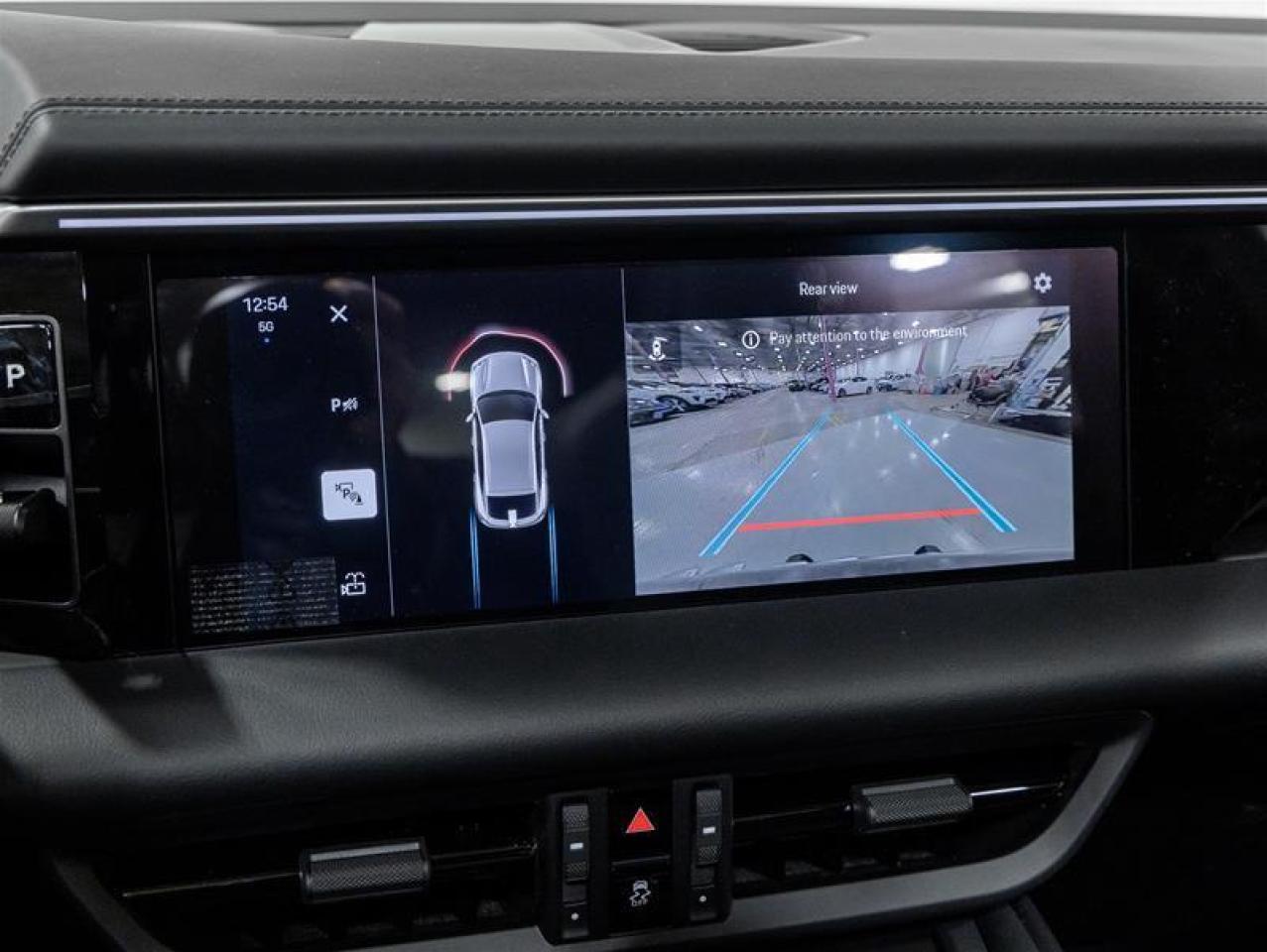 2024 Porsche Macan  Photo