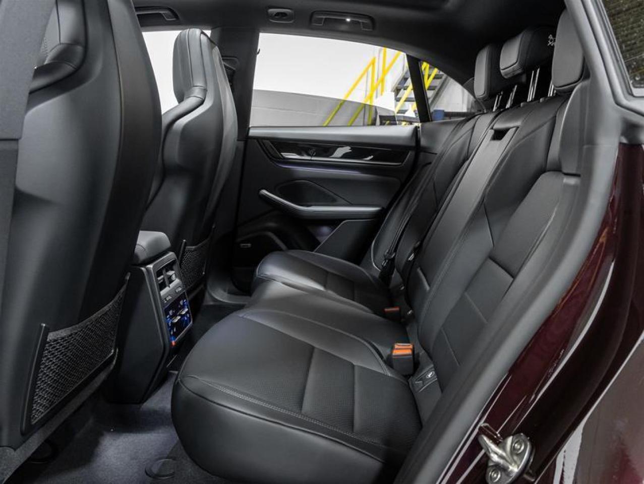 2024 Porsche Macan  Photo