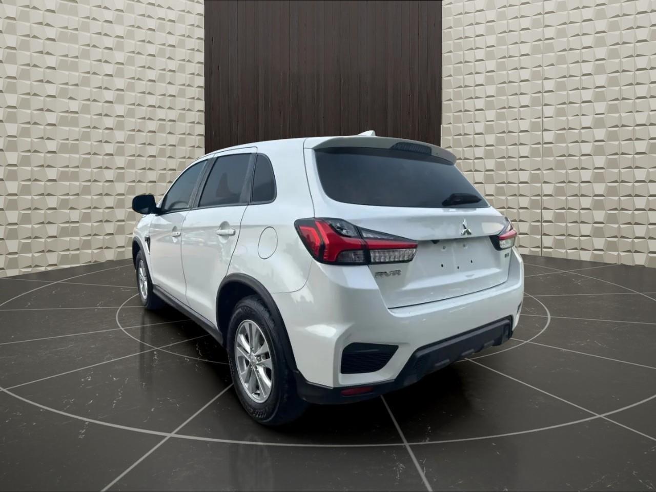 2021 Mitsubishi RVR SE 4dr AWC Photo