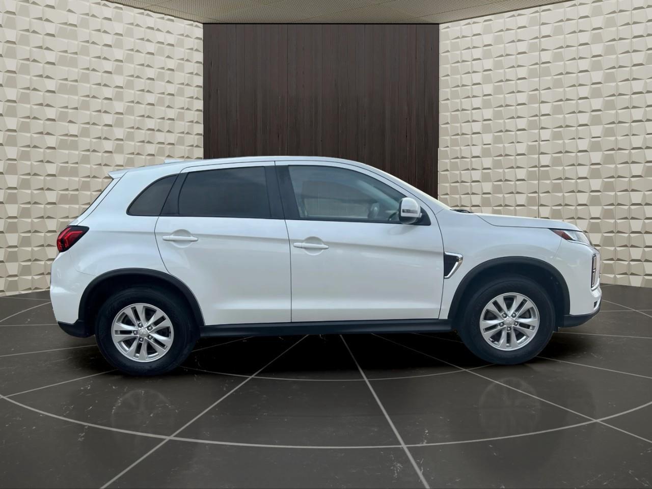 2021 Mitsubishi RVR SE 4dr AWC Photo