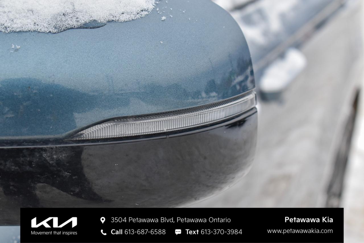 2022 Kia Carnival EX+ Passenger Van Photo3