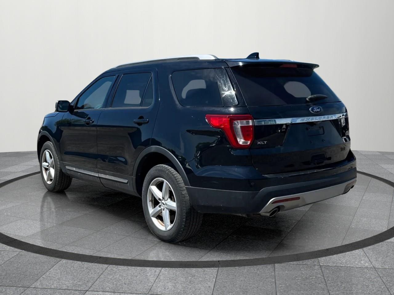 2017 Ford Explorer XLT 4DR 4X4 Photo