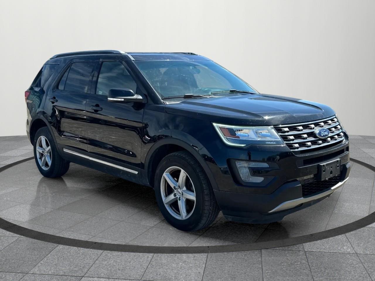 2017 Ford Explorer XLT 4DR 4X4 Photo
