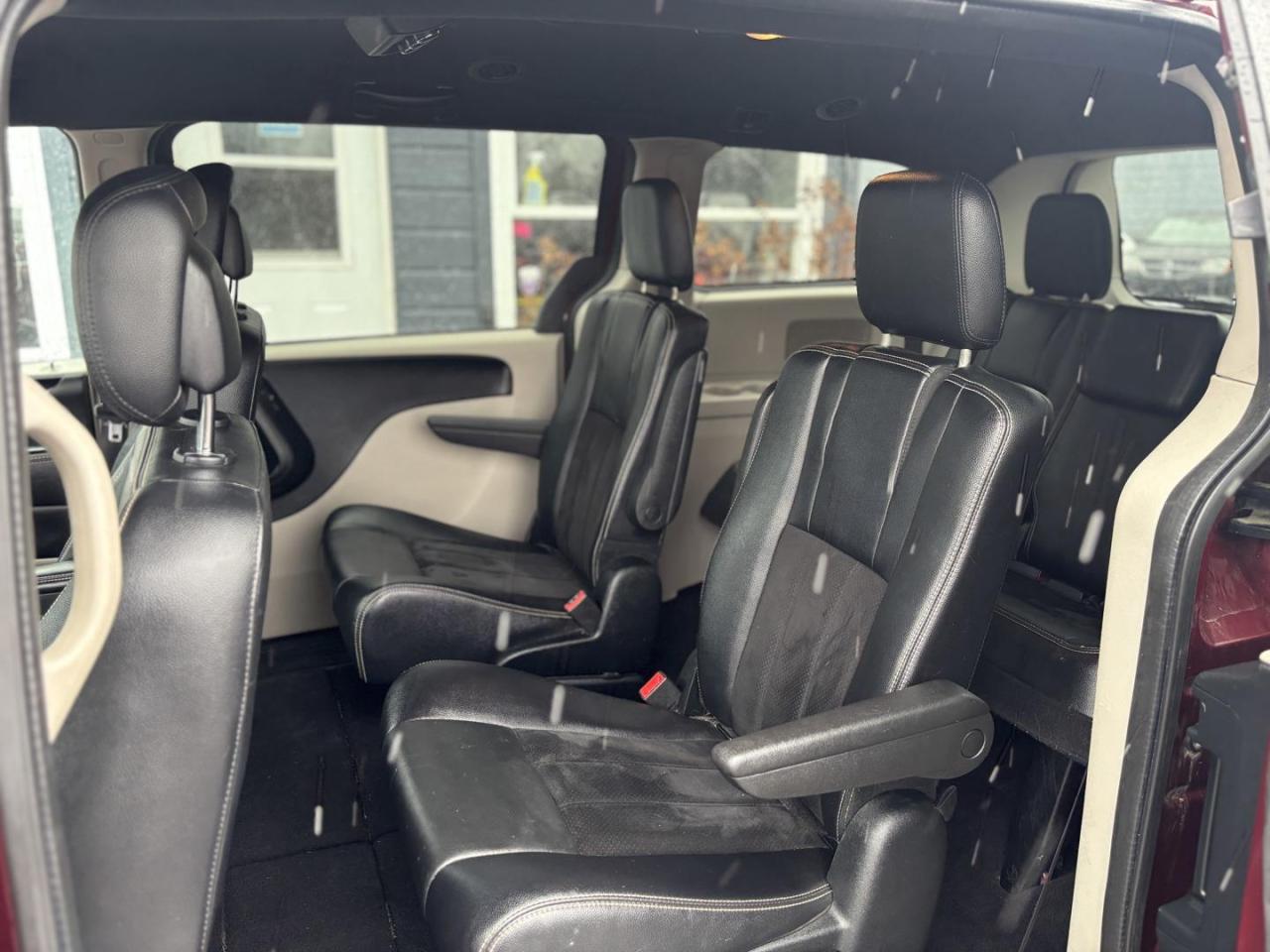 2017 Dodge Grand Caravan CVP/SXT Passenger Van Photo