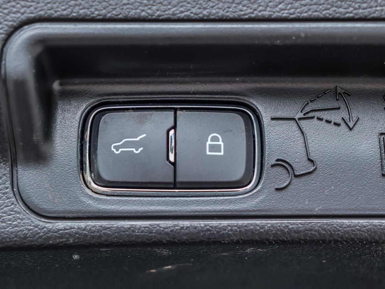 2022 Ford Explorer ST 4dr 4x4 Photo