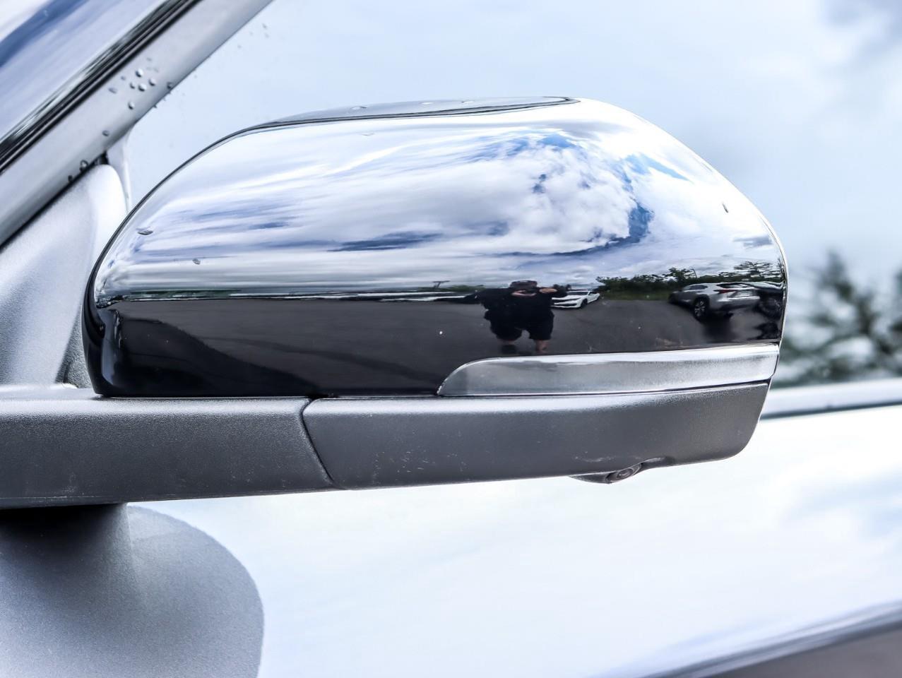 2022 Ford Explorer ST 4dr 4x4 Photo