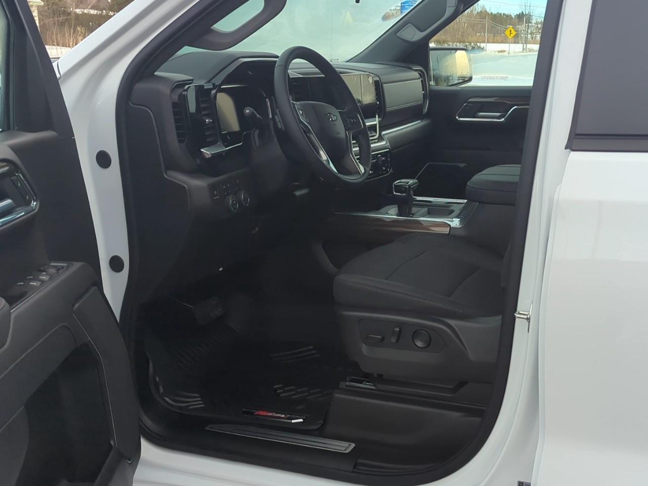 2026 Chevrolet Silverado 1500 Crew Cab Standard Box 4-Wheel Drive LT Trail Boss Photo