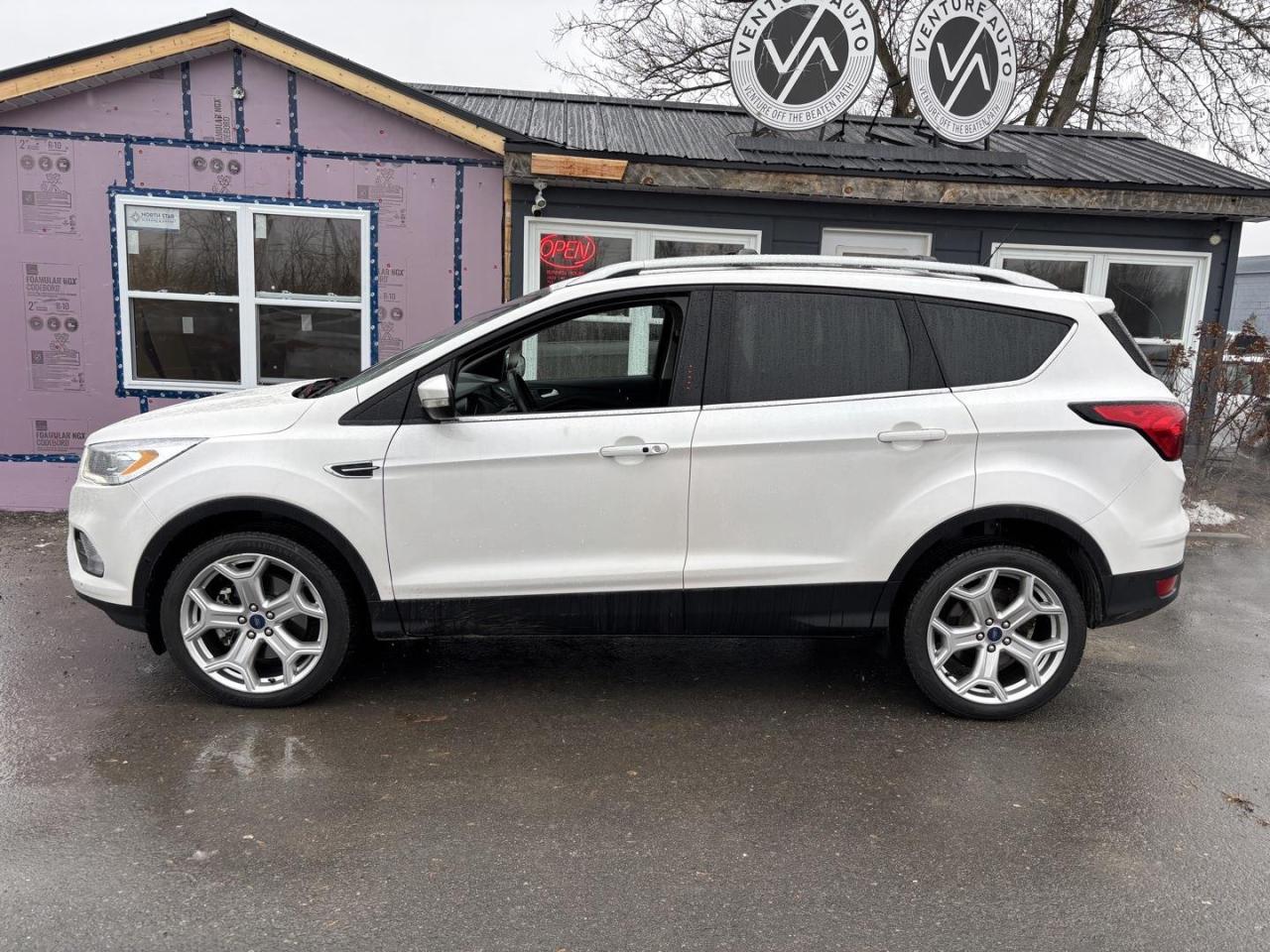 2019 Ford Escape Titanium 4dr 4x4 Photo