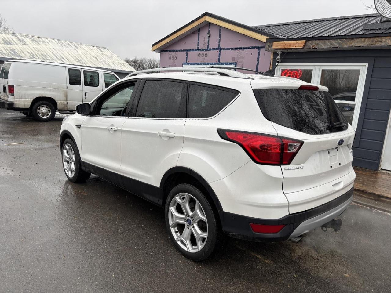 2019 Ford Escape Titanium 4dr 4x4 Photo