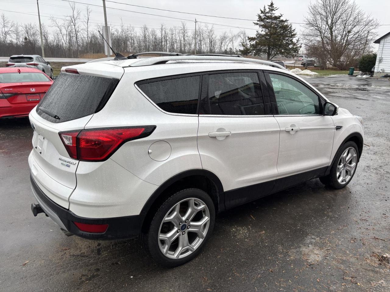 2019 Ford Escape Titanium 4dr 4x4 Photo3