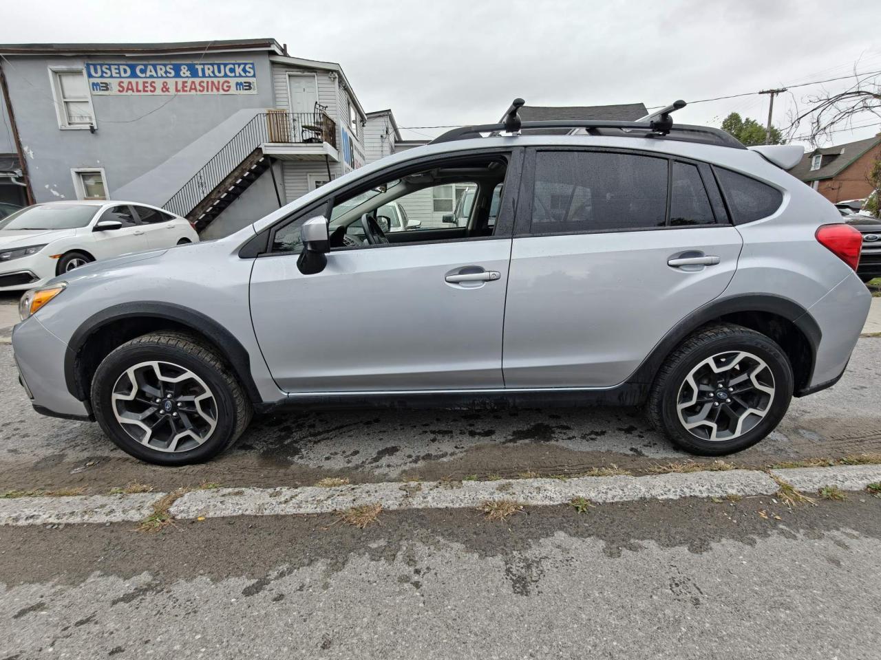 2017 Subaru Crosstrek Touring (CVT) 4dr All-Wheel Drive Photo