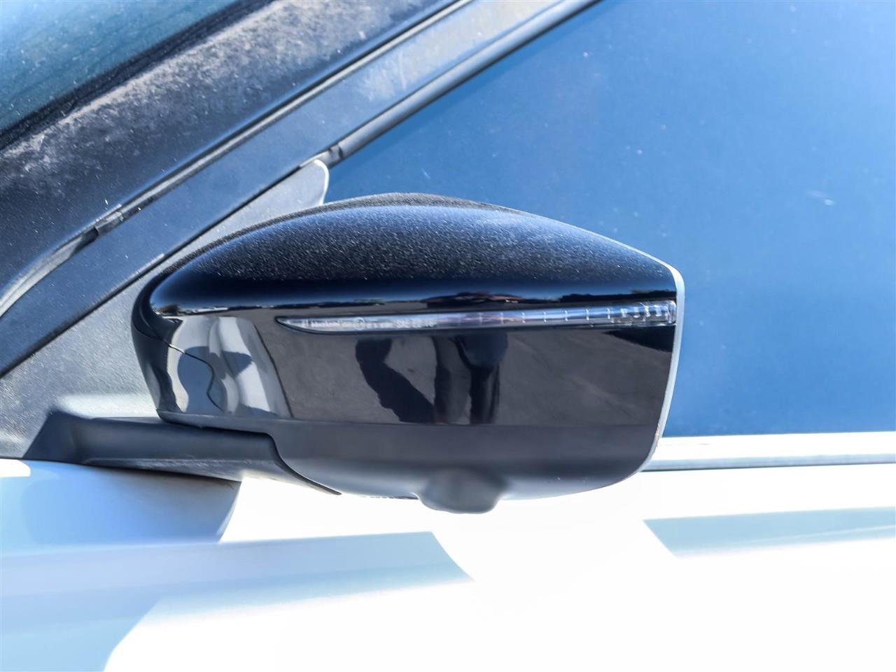 2020 Nissan Kicks SR (CVT) 4dr Front-Wheel Drive Photo