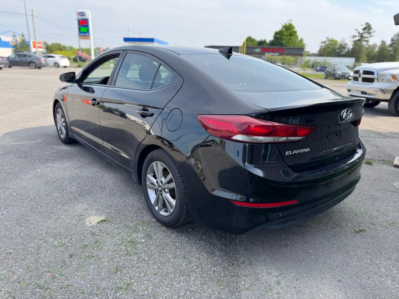 2018 Hyundai Elantra GL AUTO Photo2