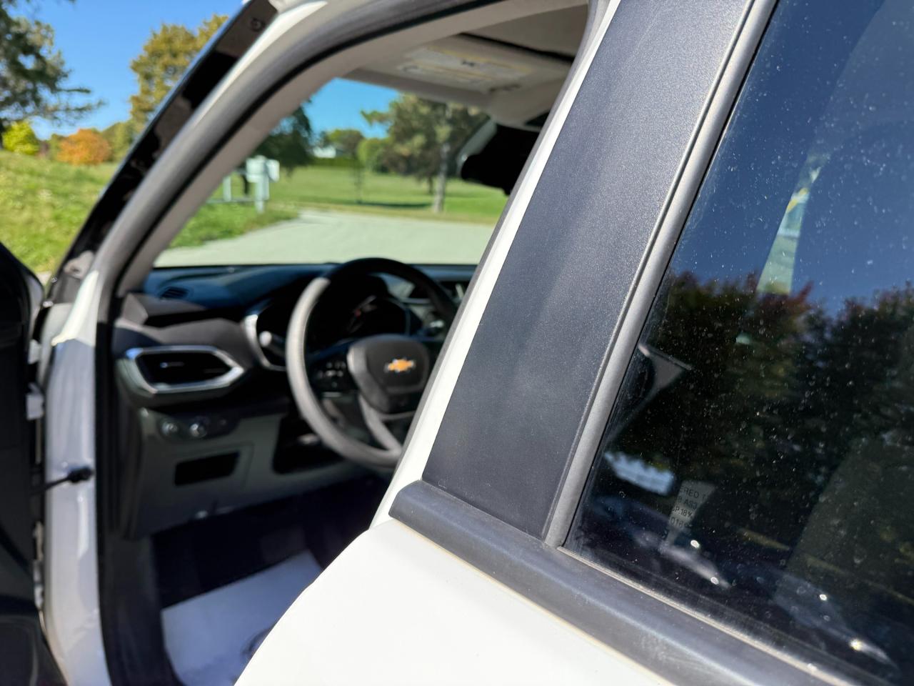 2023 Chevrolet TrailBlazer LT All-Wheel Drive Photo3