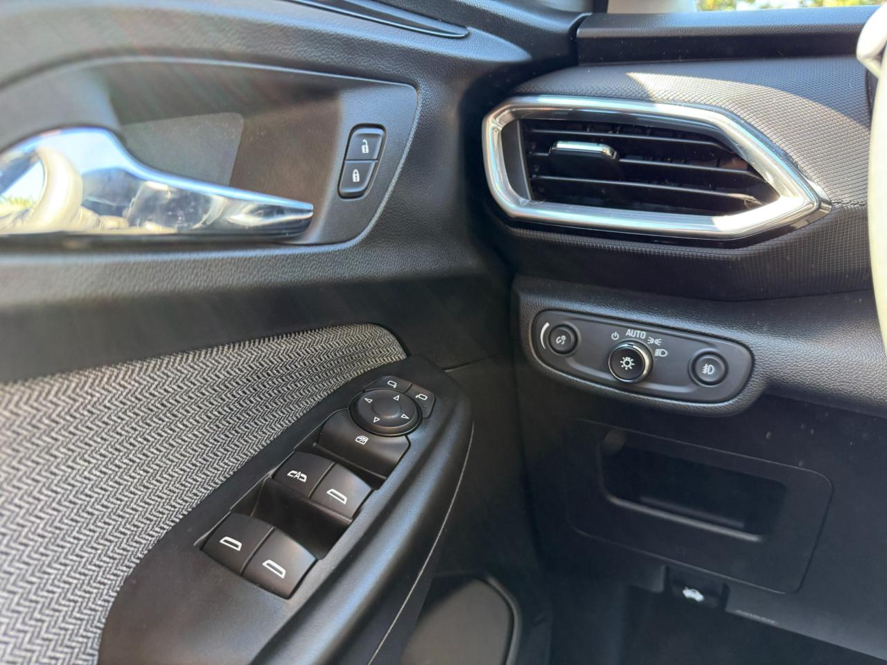 2023 Chevrolet TrailBlazer LT All-Wheel Drive Photo