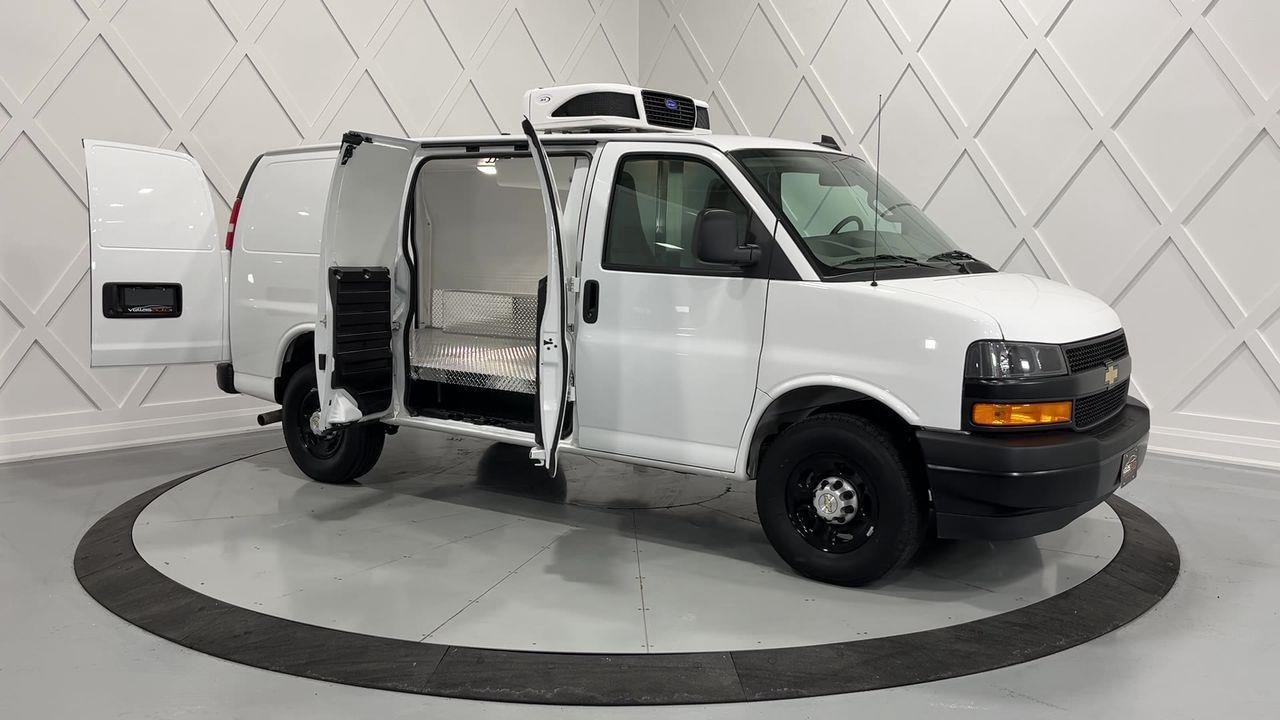2022 Chevrolet Express  Photo