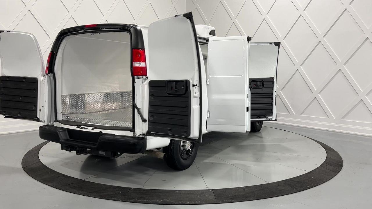 2022 Chevrolet Express  Photo