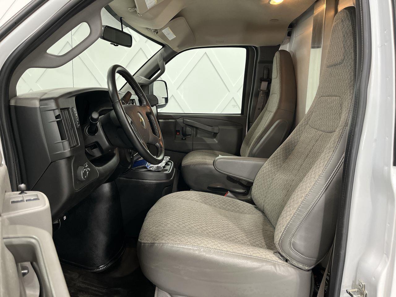 2022 Chevrolet Express  Photo