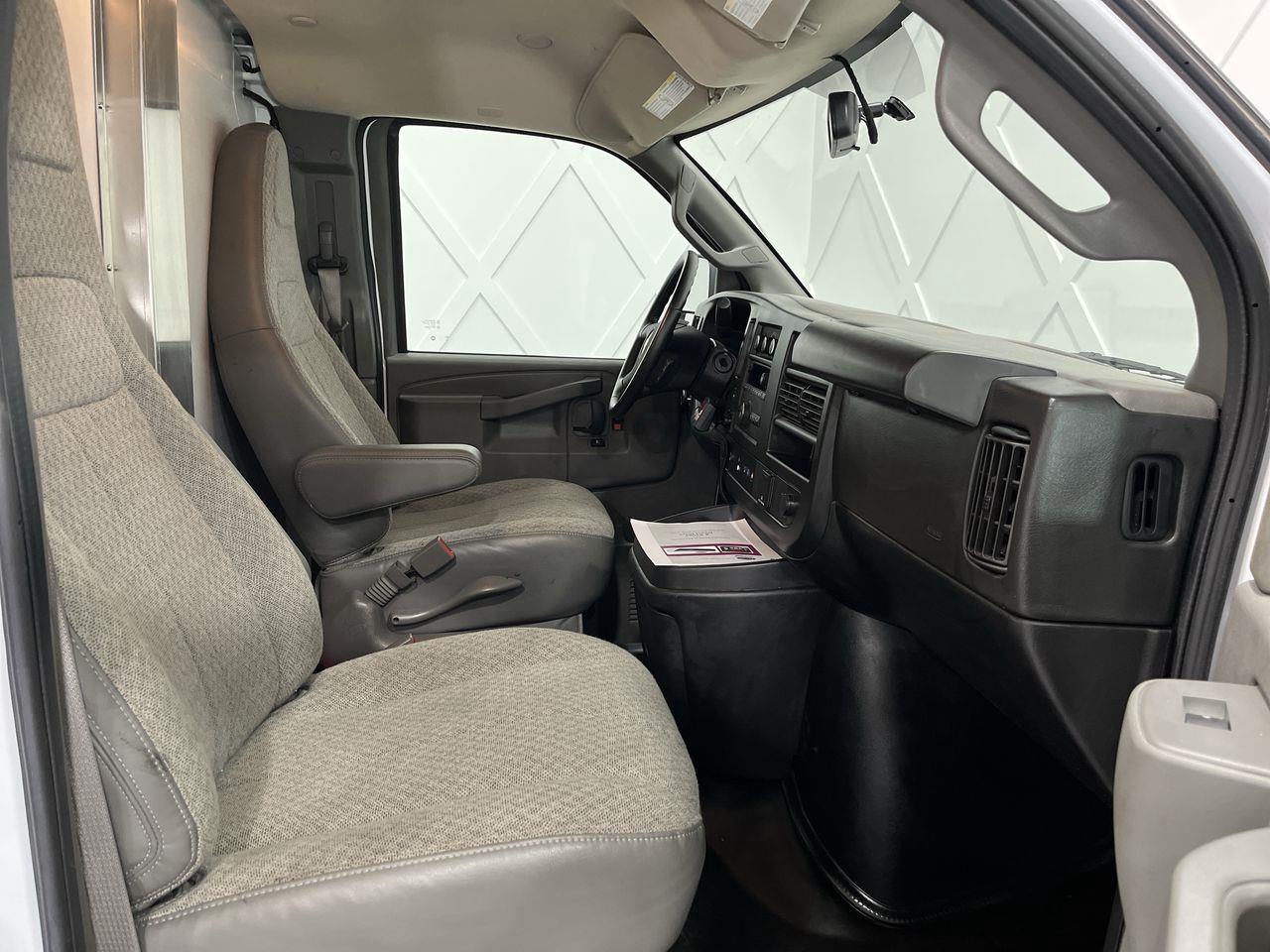 2022 Chevrolet Express  Photo