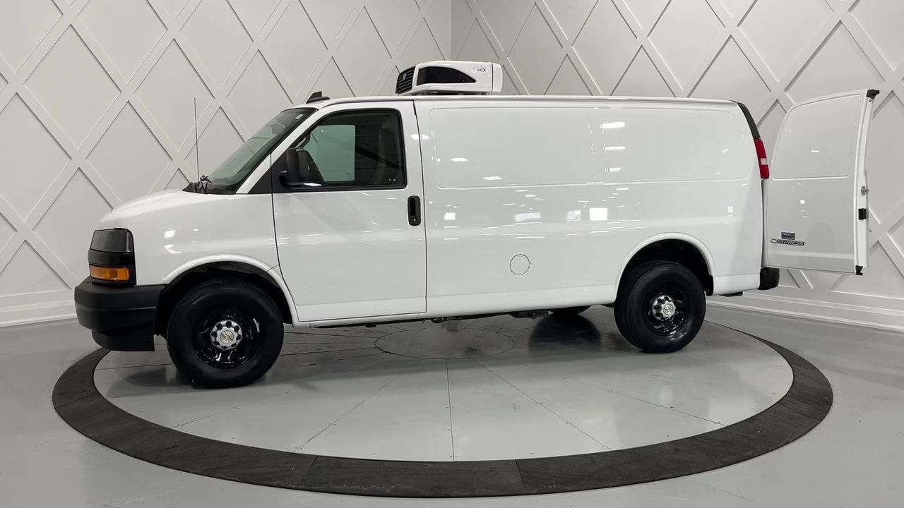 2022 Chevrolet Express  Photo4