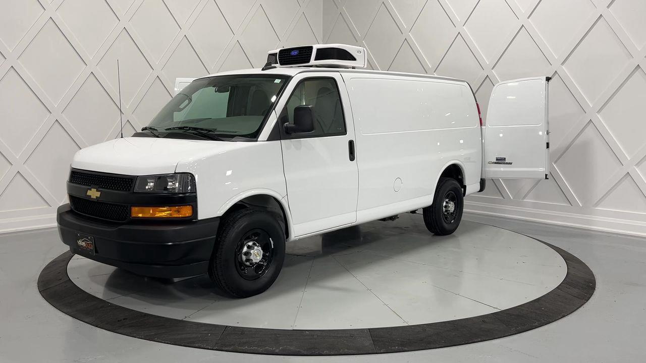 2022 Chevrolet Express  Photo3